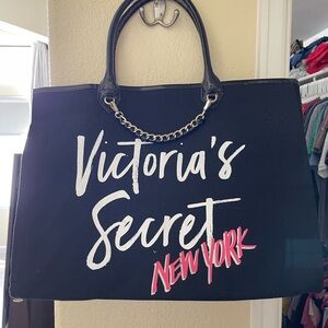 Victoria's Secret Black Tote Bag- New York- gold link- oversized!!!!